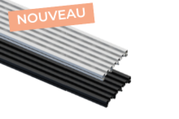 detail de 2 grilles de ventilation de terrasse silvadec en noir et en gris