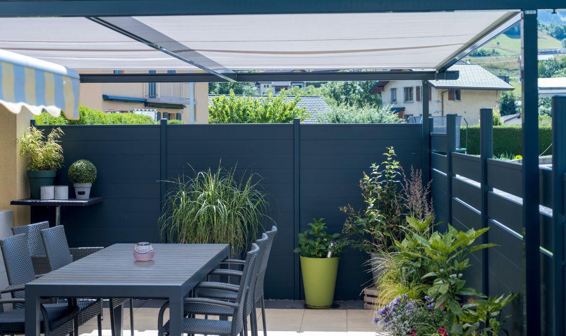 Lames occultantes composite gris anthracite - Clôture jardin moderne